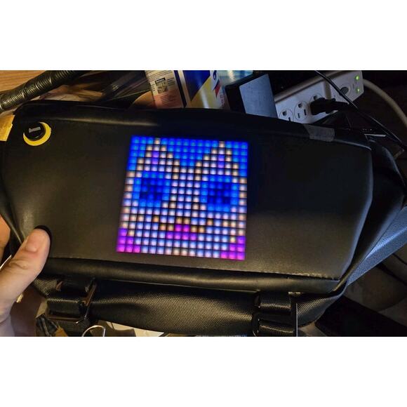 Pixel LED Divoom Slingbag - Picture 1 of 16